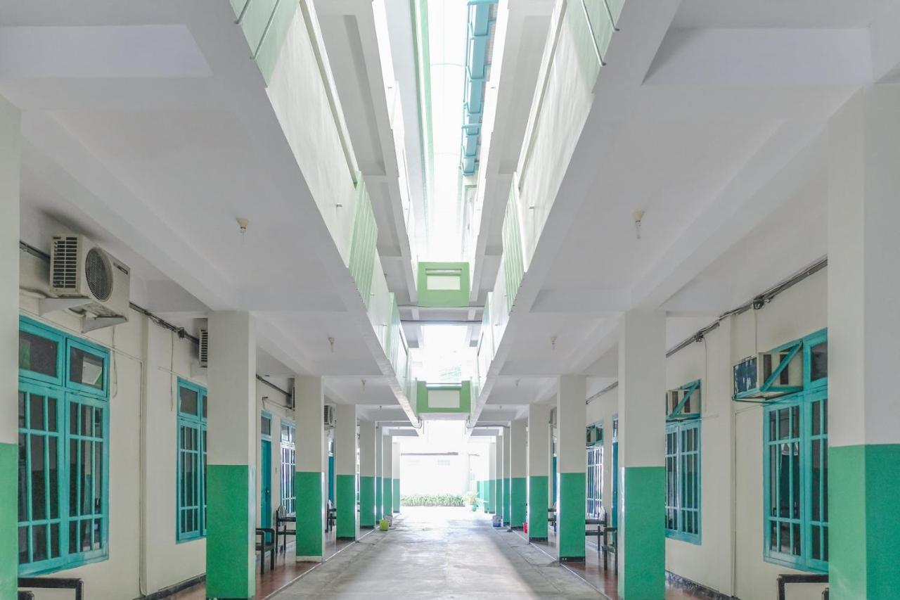 Hotel Taman Indah Madiun Bagian luar foto
