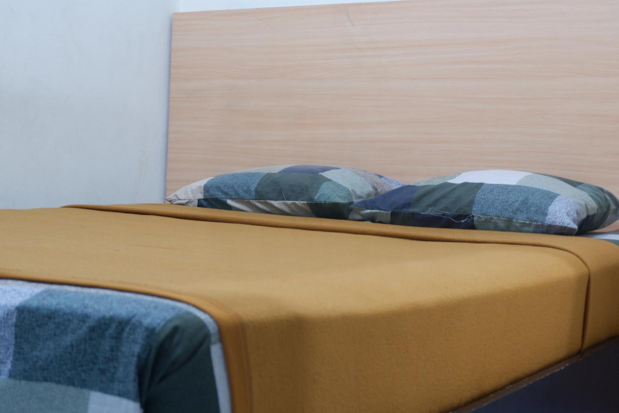 Hotel Taman Indah Madiun Bagian luar foto
