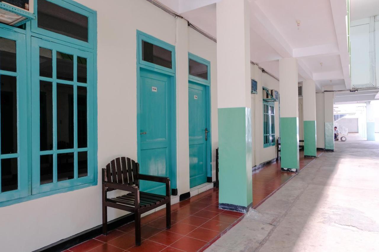 Hotel Taman Indah Madiun Bagian luar foto